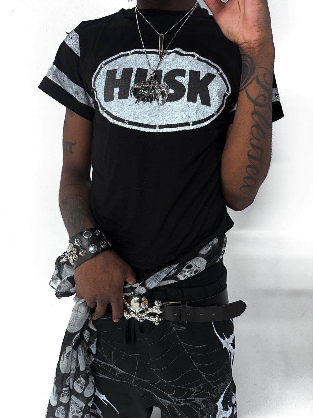[HUSK000] SPIKED TEE