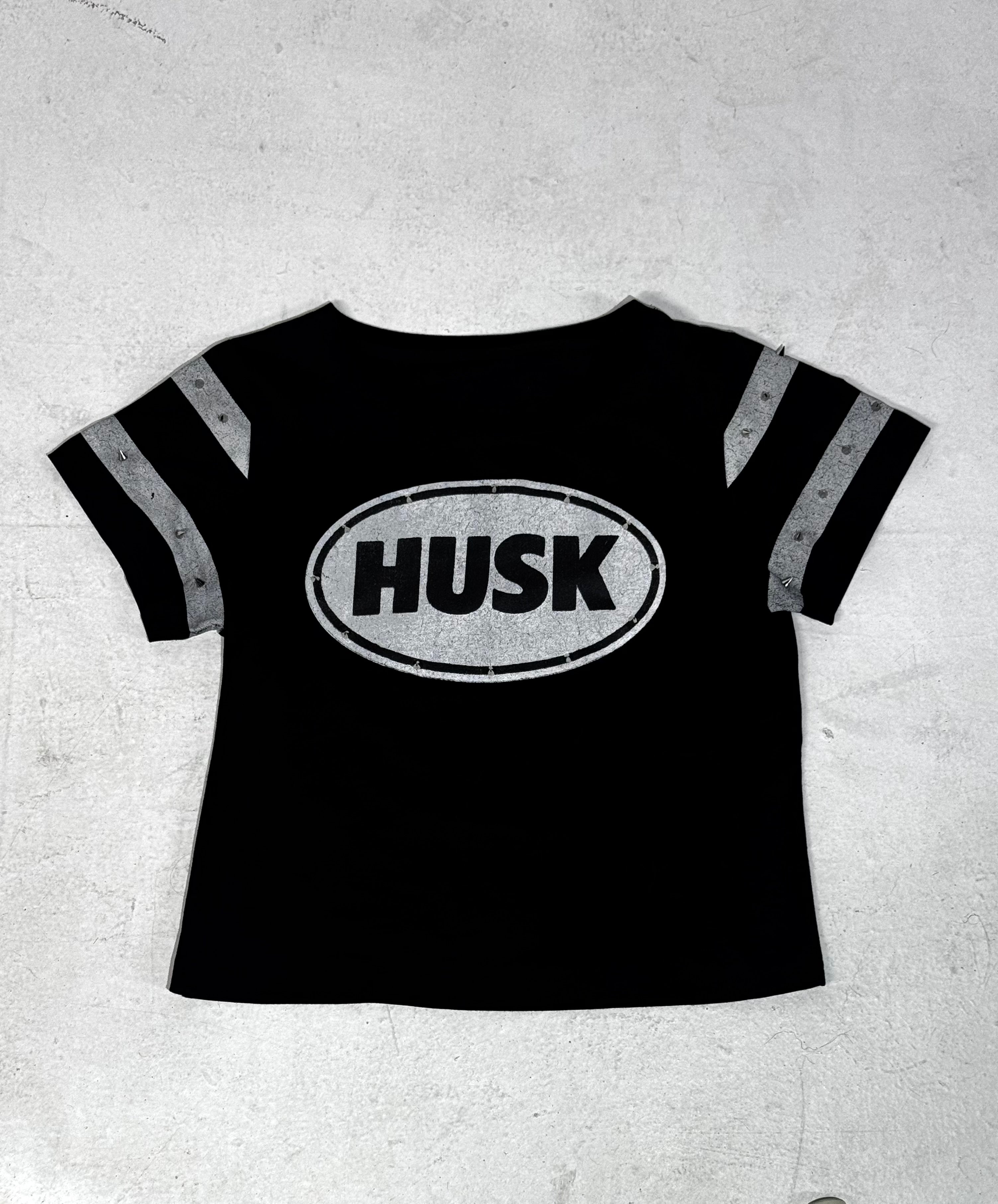 [HUSK000] SPIKED TEE